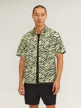 EVERLANE Mens M Poplin Short-Sleeve Shirt Pale Yellow Tiger Stripe Festival